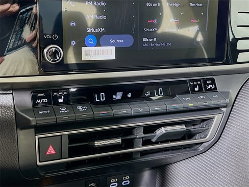 Certified 2025 Toyota Camry SE w/ Convenience Package image 15