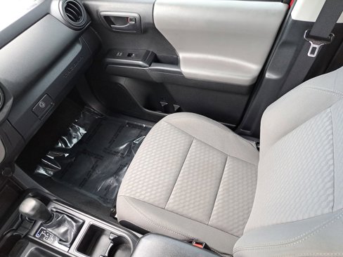 Used 2022 Toyota Tacoma SR image 11