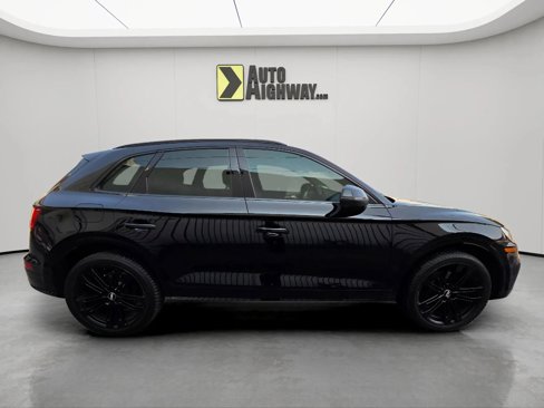 Used 2020 Audi SQ5 Premium Plus w/ Premium Plus Package image 2
