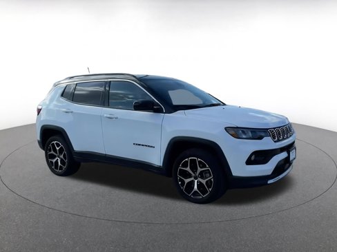 Used 2025 Jeep Compass Limited image 2