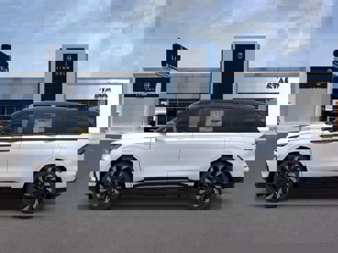 New 2025 Lincoln Nautilus Reserve image 3