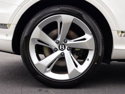 New 2025 Bentley Bentayga image 64
