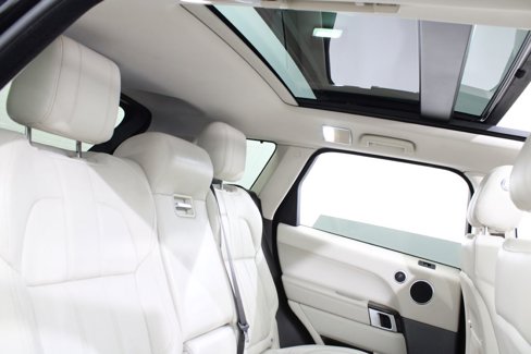 Used 2017 Land Rover Range Rover Sport HSE image 19