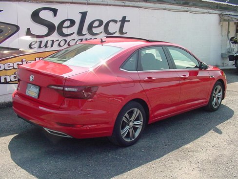 Used 2020 Volkswagen Jetta R-Line w/ R-Line Cold Weather Package image 6