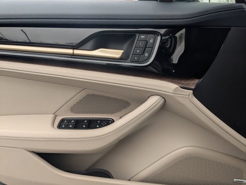 New 2025 Porsche Panamera 4 image 12