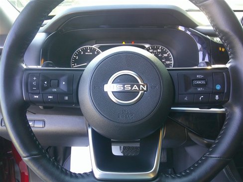Used 2023 Nissan Pathfinder SL image 11