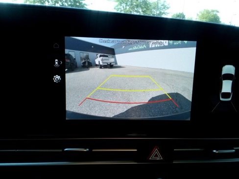 Used 2023 Hyundai Elantra Limited w/ Cargo Package image 22