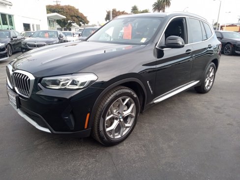 Used 2024 BMW X3 xDrive30i w/ Premium Package image 3