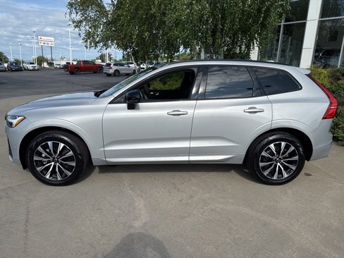 Certified 2025 Volvo XC60 B5 Plus image 2