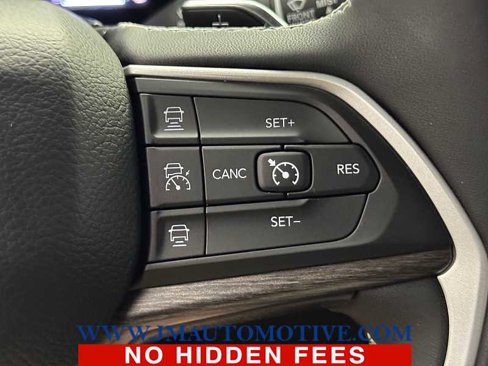 Used 2023 Jeep Grand Cherokee L Limited image 44