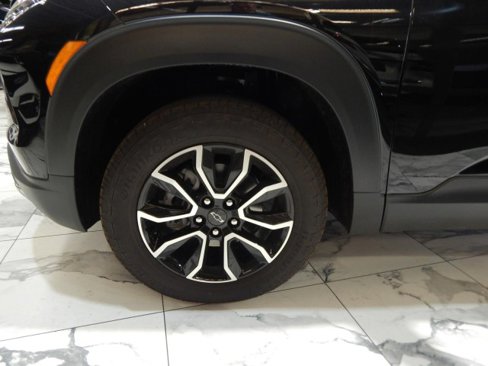 Used 2025 Chevrolet TrailBlazer ACTIV image 12