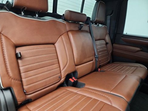 Used 2024 GMC Sierra 2500 Denali Ultimate w/ Snow Plow Prep/Camper Package image 36