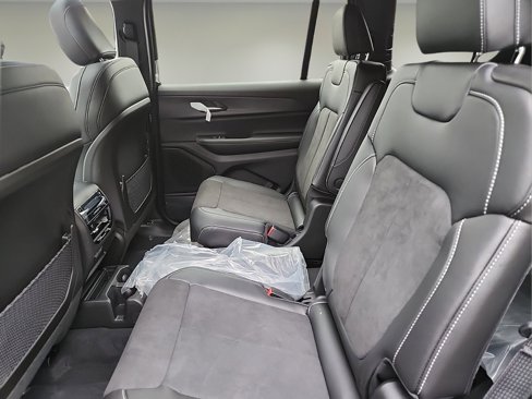 New 2025 Jeep Grand Cherokee L Altitude image 17