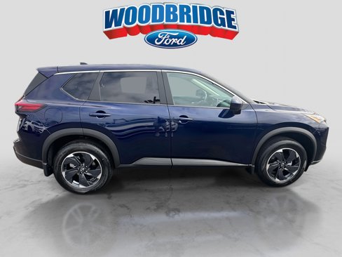 Used 2026 Nissan Rogue SV image 3
