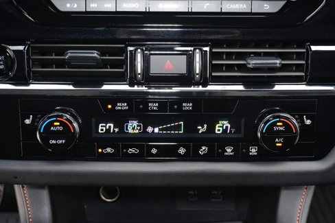 Used 2025 Nissan Pathfinder Rock Creek image 13