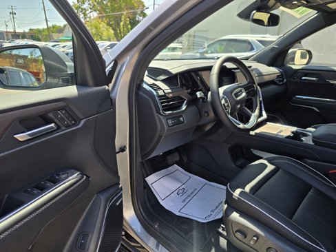 New 2025 GMC Acadia Denali w/ LPO, Floor Liner Package image 11