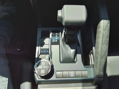 New 2025 Toyota Tacoma TRD Off-Road image 15