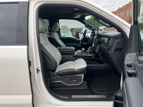 New 2025 Ford F150 Lightning Platinum image 24