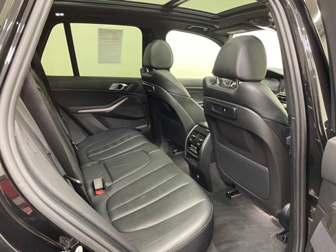Used 2022 BMW X5 xDrive40i w/ M Sport Package image 24