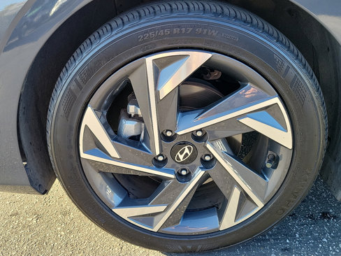 Certified 2024 Hyundai Elantra Limited image 21