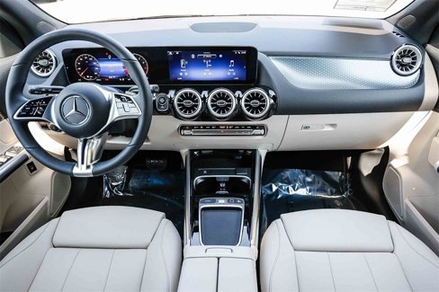 Certified 2025 Mercedes-Benz GLA 250 4MATIC image 10