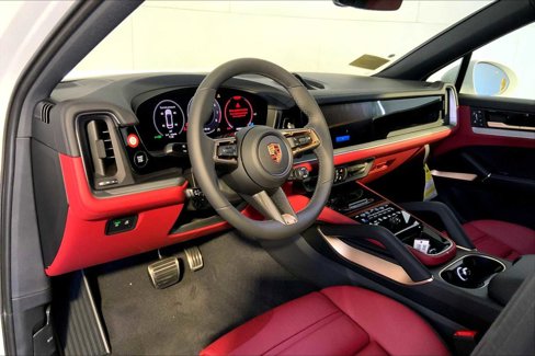 New 2025 Porsche Cayenne S image 4