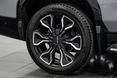 Used 2024 GMC Sierra EV Denali image 59