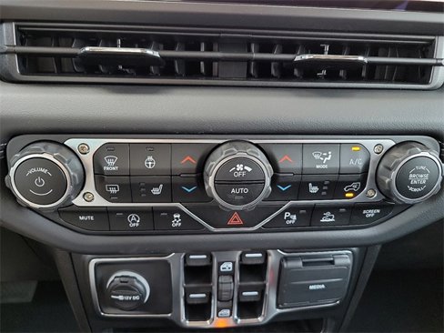 New 2025 Jeep Wrangler Sahara image 15