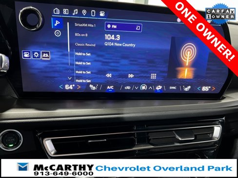 Used 2024 Chevrolet Traverse LT image 3