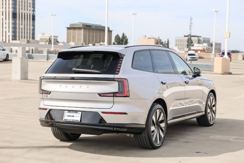 New 2025 Volvo EX90 Ultra image 4