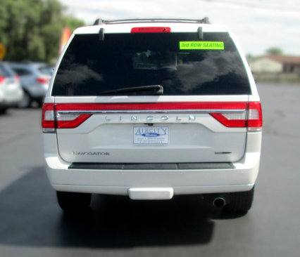 Used 2015 Lincoln Navigator 2WD image 8