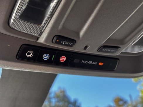 Used 2022 Chevrolet Silverado 2500 LT w/ Convenience Package image 18