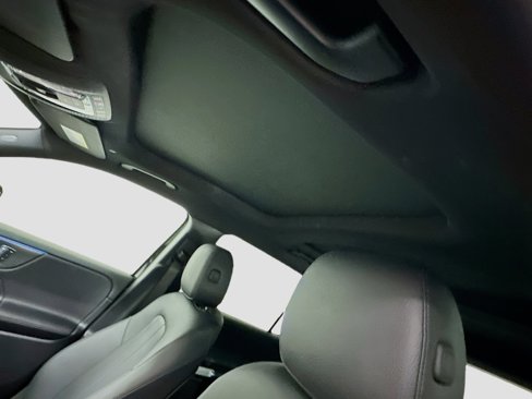 Used 2025 Mercedes-Benz GLB 250 4MATIC image 26