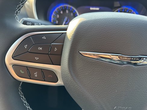 New 2026 Chrysler Pacifica Select image 18