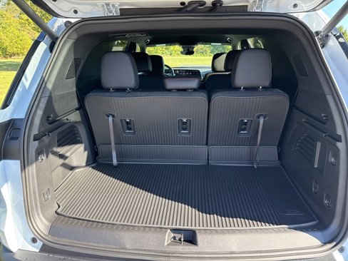 New 2026 Chevrolet Traverse Z71 w/ Driver Confidence Package image 9