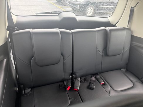 Used 2024 Nissan Armada Platinum w/ Captain's Chairs Package image 15