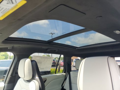 New 2025 Lincoln Aviator Black Label w/ Jet Appearance Package image 11