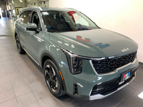 Used 2025 Kia Sorento EX image 2