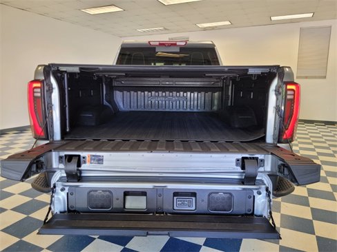 Used 2024 GMC Sierra 2500 AT4X image 10