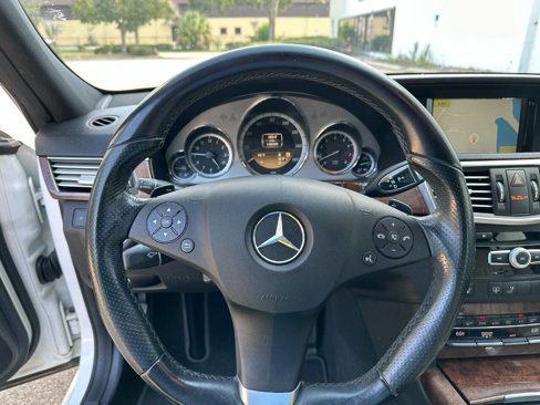 Used 2011 Mercedes-Benz E 550 Sedan image 40