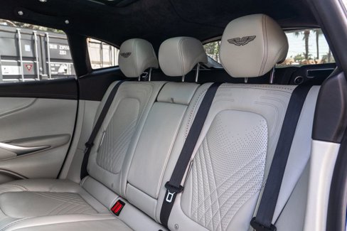 Used 2021 Aston Martin DBX image 23