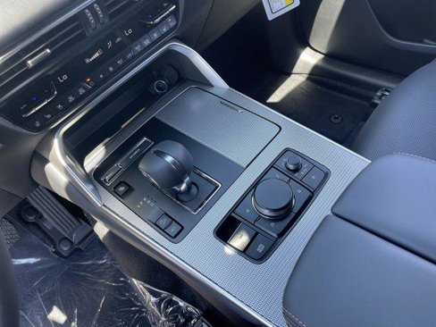 New 2025 MAZDA CX-70 Plug-In Hybrid w/ Premium Plus image 31