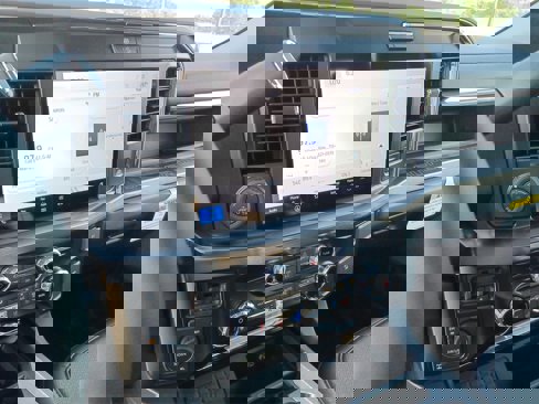 New 2025 Ford F250 Lariat w/ Lariat Ultimate Package image 33