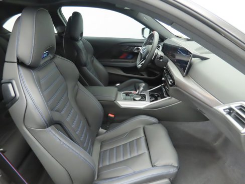 Used 2025 BMW M2 w/ Lighting Package image 21