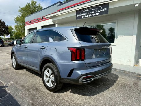 Used 2021 Kia Sorento LX image 9