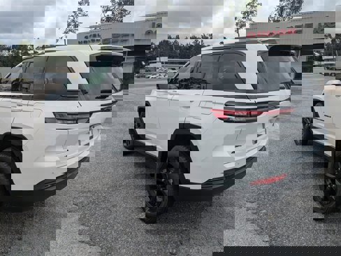 New 2025 Jeep Grand Cherokee Limited w/ Luxury Tech Group II image 6