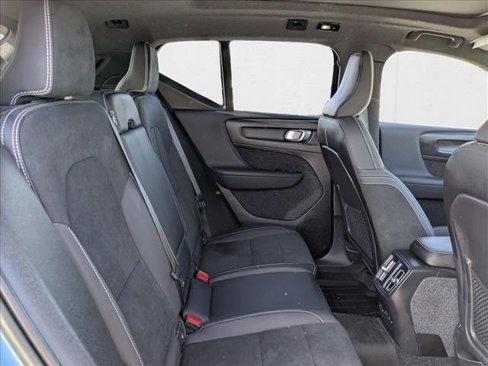 Used 2023 Volvo XC40 Recharge Ultimate w/ Protection Package Premier image 16