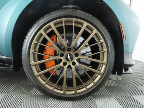 Used 2025 Aston Martin DBX 707 image 34