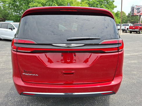 New 2025 Chrysler Pacifica Select w/ Uconnect Theater Family Group image 7
