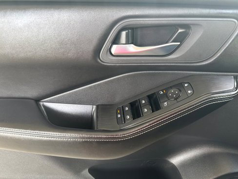 Used 2024 Nissan Rogue SV image 10